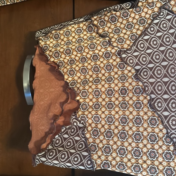 WILLOW & ROOT.  Get ready cute for summer size M - Picture 2 of 3